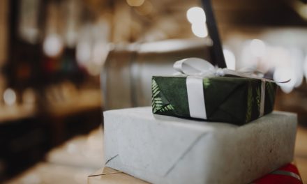 Anniversary Gifts for Him in Malaysia – 15 Ideas You Wish You Thought About Sooner